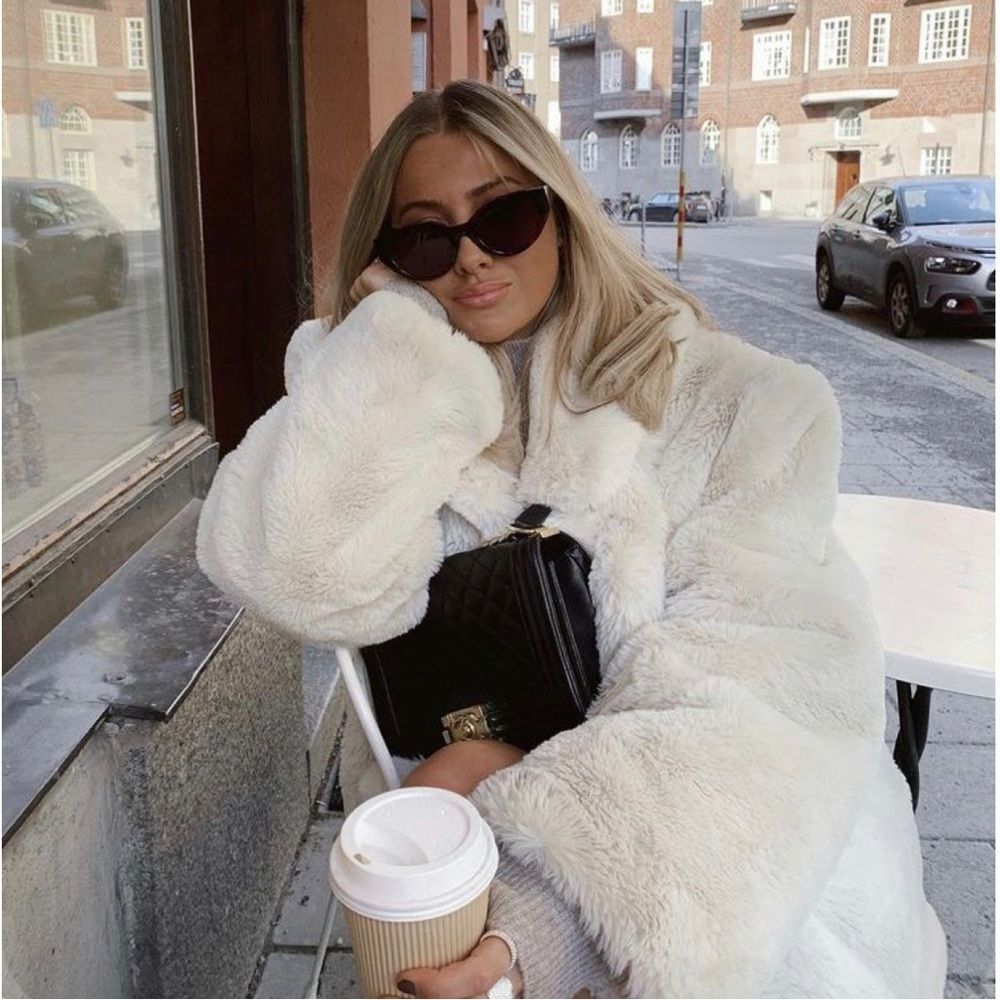 Furry white Jacket - Picture 2 of 4